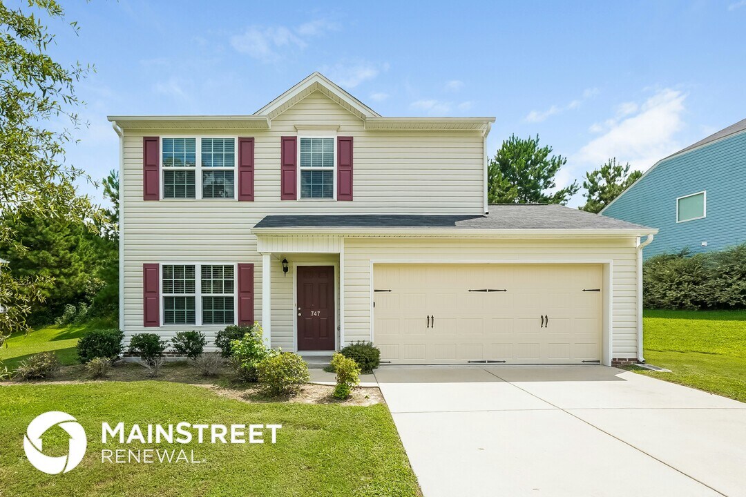 747 Hay River St in Garner, NC - Building Photo