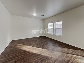 6335 W Branham Ln in Phoenix, AZ - Building Photo - Building Photo