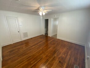 1011 Clarendon St in Durham, NC - Foto de edificio - Building Photo