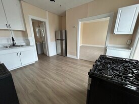 14 McElwain Ave, Unit 2F in Cohoes, NY - Building Photo