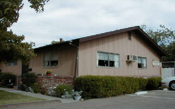 Arnegie Beverly Apartments in Tracy, CA - Foto de edificio - Building Photo