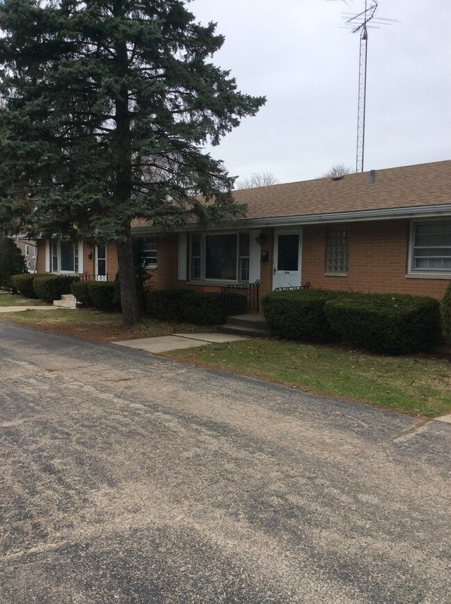 property at 1624 Eastmoreland Ave