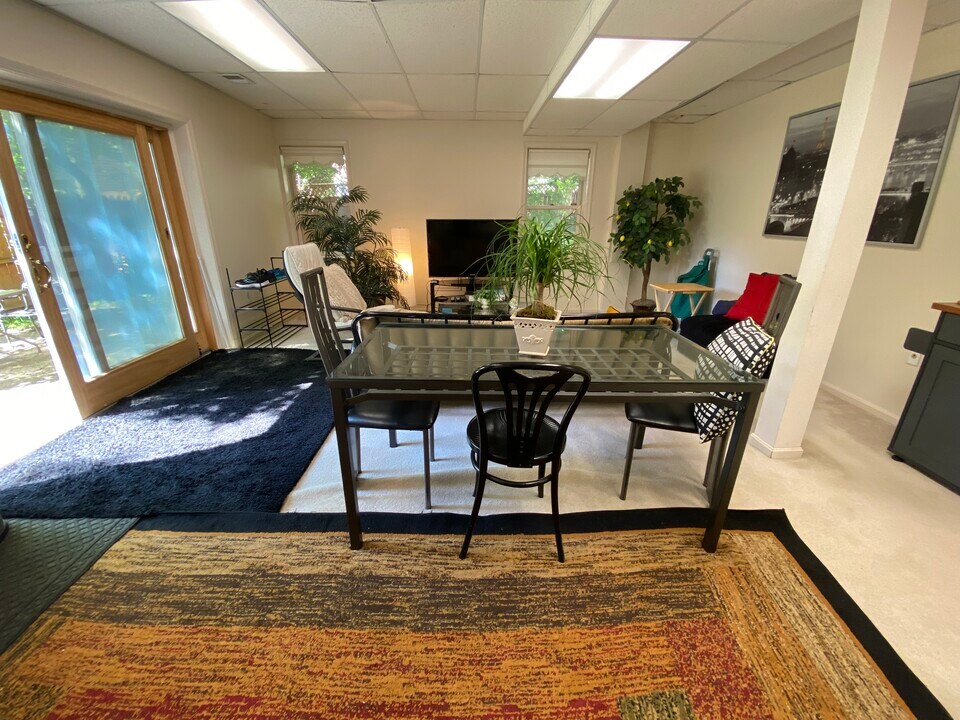 5102 Warren Plz NW, Unit # 3 in Washington, DC - Building Photo