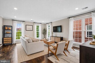 1607 Potomac Greens Dr in Alexandria, VA - Building Photo - Building Photo