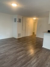 1812 N Mariposa Ave, Unit 3 in Los Angeles, CA - Building Photo - Building Photo