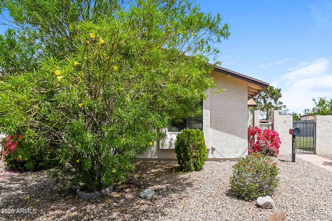 3350 W Country Gables Dr in Phoenix, AZ - Building Photo