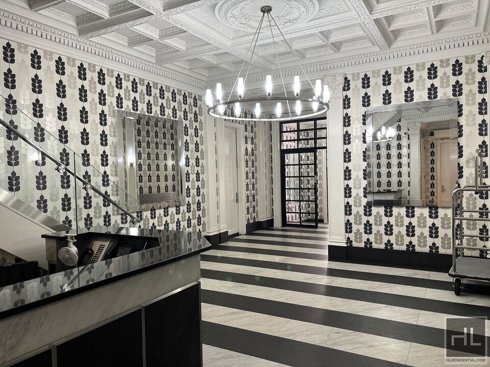 WEST 58 STREET in New York, NY - Foto de edificio