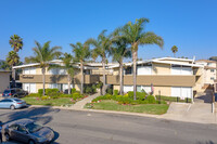 Tradewinds in Redondo Beach, CA - Foto de edificio - Building Photo