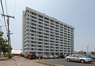 Harrison Apartments in Columbus, OH - Building Photo - Building Photo