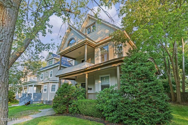 property at 1144 Glenwood Blvd