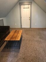 81 Centre St, Unit 2