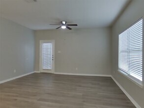 21214 Peachvine Ln in Tomball, TX - Building Photo - Building Photo