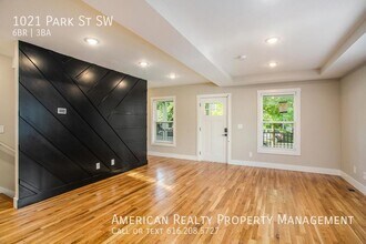 1021 Park St SW in Grand Rapids, MI - Building Photo - Building Photo