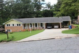 1179 Old Coach Rd in Stone Mountain, GA - Building Photo