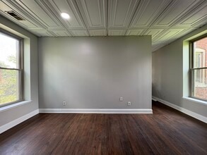 1641 E Michigan St, Unit B in Indianapolis, IN - Foto de edificio - Building Photo