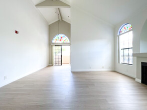 7120 Ramsgate Ave in Los Angeles, CA - Foto de edificio - Building Photo