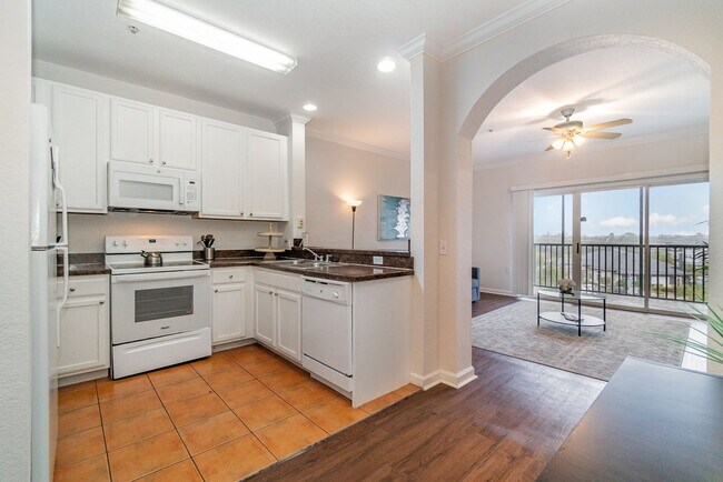 14200 Avalon Rd in Winter Garden, FL - Building Photo - Building Photo
