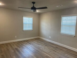 136 N Centennial Ave-Unit -Upstairs Apartment in West Fork, AR - Foto de edificio - Building Photo