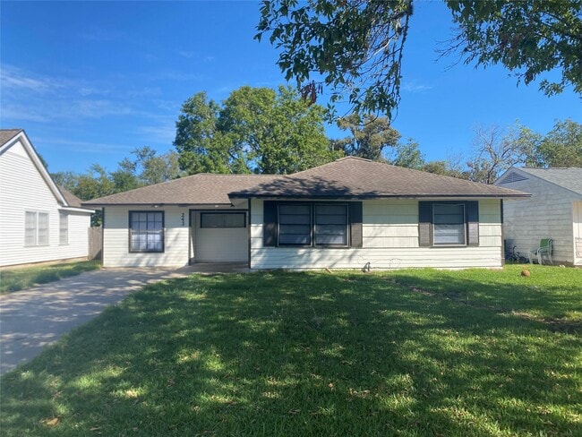 243 Acacia St