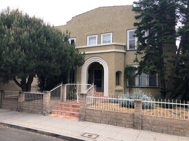 1842 Mariposa Ave in Los Angeles, CA - Building Photo