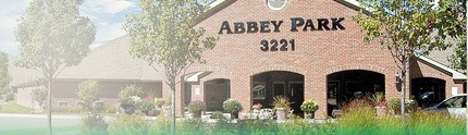 Abbey Park in Grand Blanc, MI - Foto de edificio - Building Photo