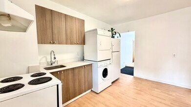 136 Bérard Rue in Montréal, QC - Building Photo - Building Photo