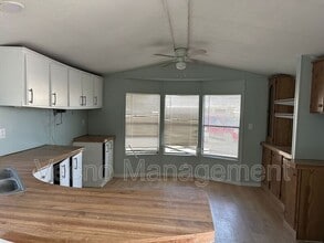 4040 SW Military Dr in San Antonio, TX - Building Photo - Building Photo