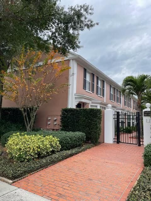 property at 303 S Bungalow Park Ave