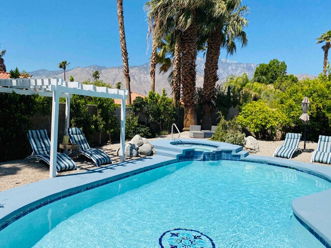 1479 E Francis Dr in Palm Springs, CA - Building Photo - Building Photo