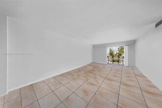 6545 Indian Creek Dr, Unit 504 in Miami Beach, FL - Building Photo - Building Photo