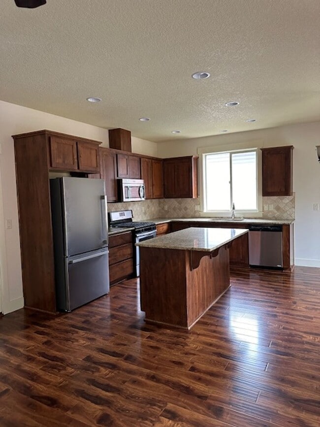 4106 NE 35th Ave in Vancouver, WA - Building Photo - Building Photo