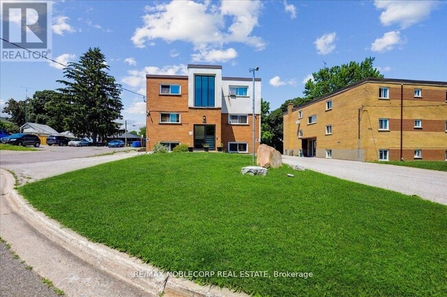 property at 362-362 Elgin Ct