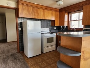 418 Sherry St in Neenah, WI - Building Photo - Building Photo