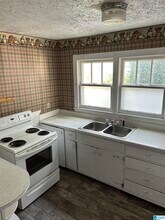 14 Brown Ave in Sylacauga, AL - Building Photo - Building Photo