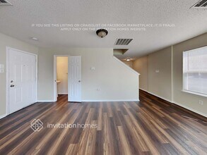 7016 Sorcey Rd in Dallas, TX - Foto de edificio - Building Photo