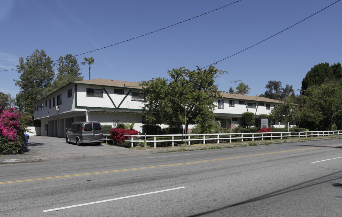 4961 Coldwater Canyon Ave in Sherman Oaks, CA - Foto de edificio