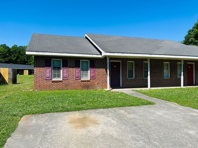 property at 10 Fredda Ln