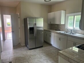 12200 S Lowe Ave in Chicago, IL - Building Photo - Building Photo