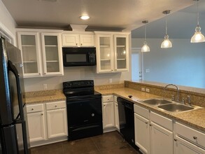 104 Castleberry Ct-Unit -B in Bertram, TX - Building Photo - Building Photo