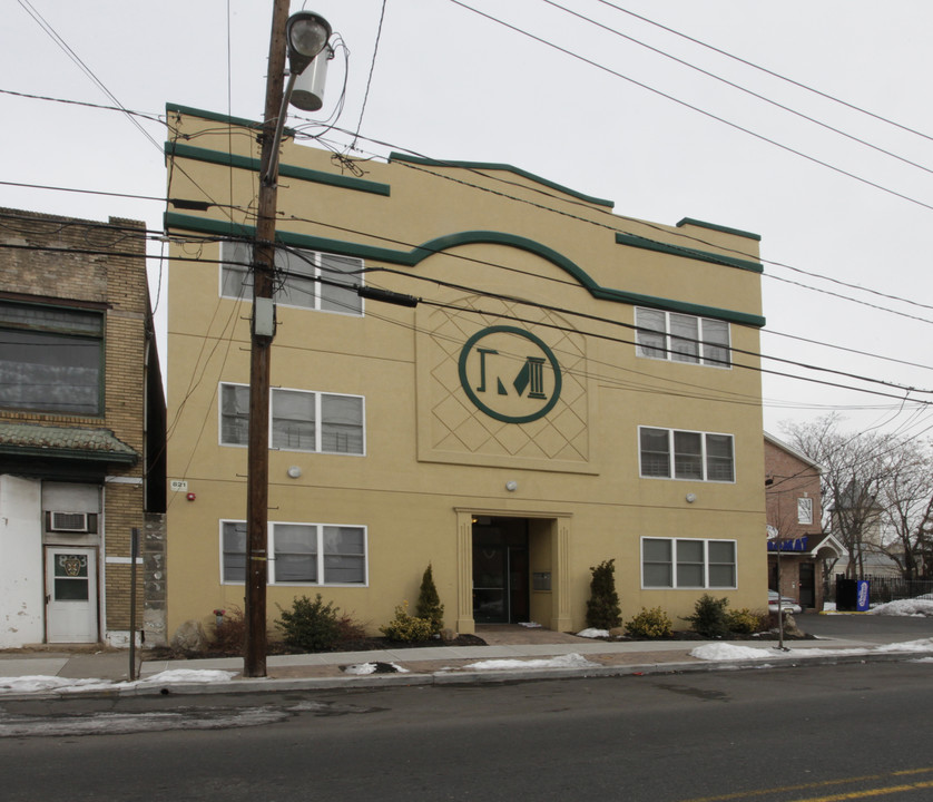 819 E Jersey St in Elizabeth, NJ - Building Photo