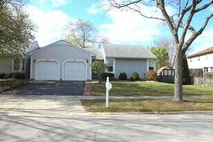 515 Lyon Dr in Buffalo Grove, IL - Building Photo