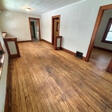 527 Florence St in Lansing, MI - Building Photo - Building Photo