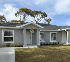 15070 Dania Ave in Port Charlotte, FL - Building Photo