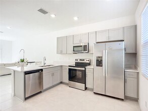 16642 San Nicola Pl in Bradenton, FL - Building Photo - Building Photo