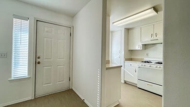 3053 S Higuera St in San Luis Obispo, CA - Building Photo - Building Photo