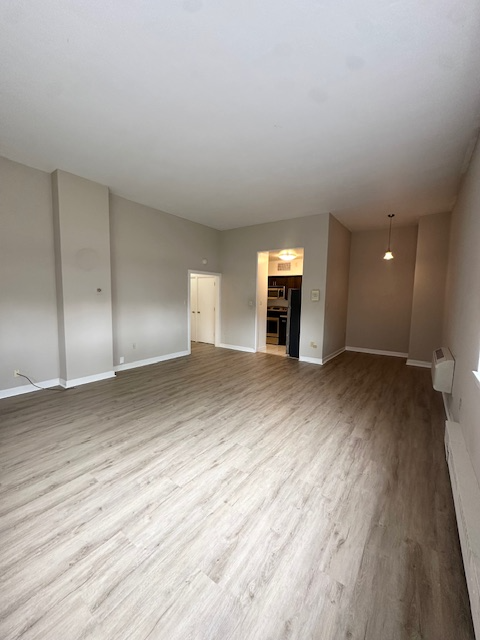 property at 1121 N Waverly Pl
