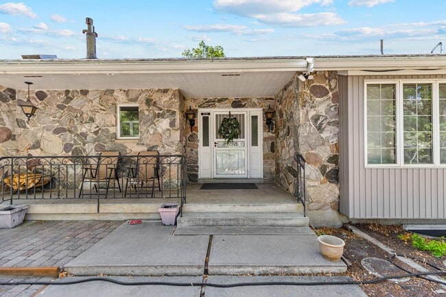 property at 531 Edgehill Dr
