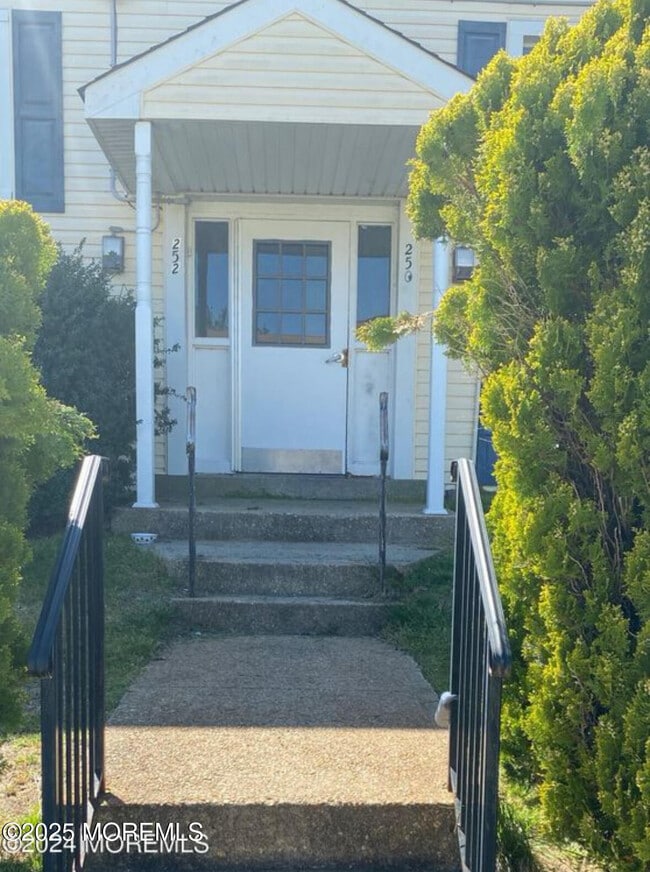 property at 252 Sawmill Rd
