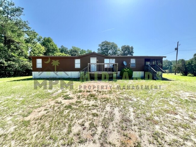 property at 2413 S Lake Dr