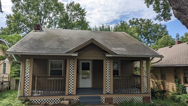property at 1404 S Maywood Ave